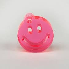 Mo Man Tai Smiley-Nøglering | Farverigt upcycled akryl & positiv energi