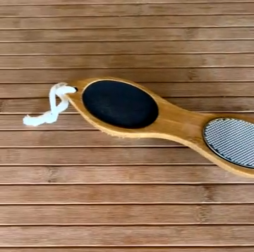 Bambus fodbørste & pimpsten | Naturlig pedicure børste til velplejede fødder