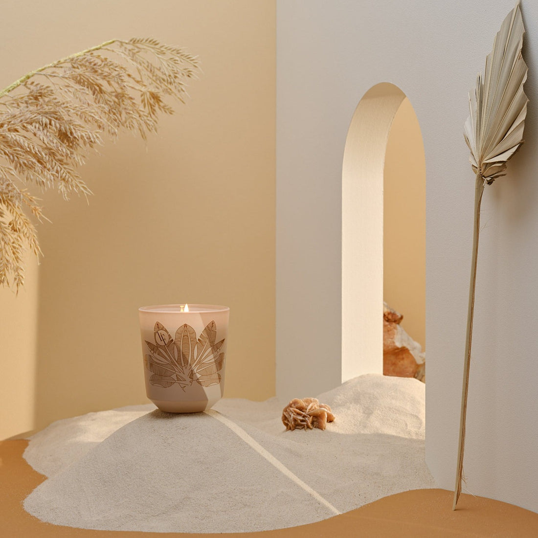 Pampa Grass Duftlys | Bourgie La Française – Bergamot, peber, hvid te, patchouli & cedertræ