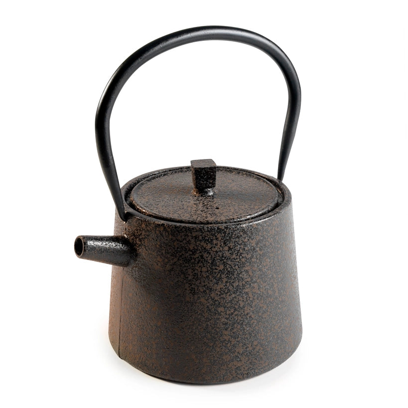 Elegante tekander i støbejern holder din te varm i længere tid. Det fuldt emaljerede lag hjælper med at bevare den originale og udsøgt te smag.