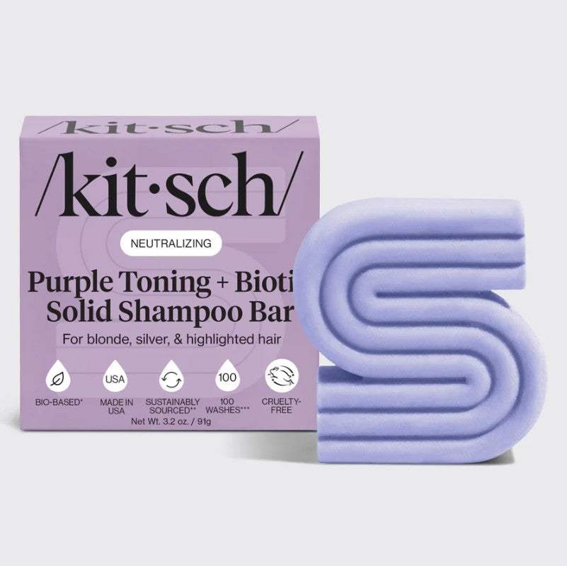 KITSCH Biotin Purple Toning Shampoo Bar – verdens første solide lilla shampoo.
Neutraliserer gule toner, styrker håret og giver glans til blondt, gråt og farvet hår. Vegansk & Zero Waste.