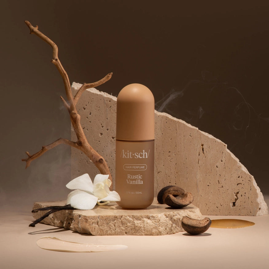 KITSCH Rustic Vanilla Hair Perfume – varm og naturligt elegant duft til hår, krop & tekstil. Let, vegansk og travel friendly.