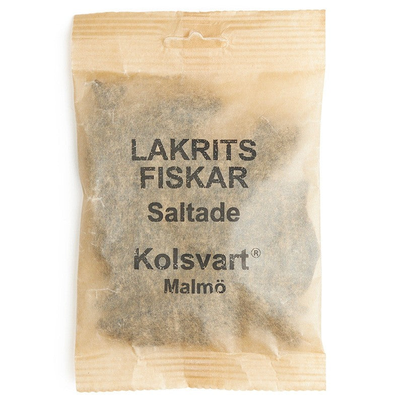Kolsvart Salt Lakridsfisk – klassisk nordisk gourmetlakrids. Vegansk, glutenfri og håndlavet i Sverige med perfekt balance mellem salt og sødme.