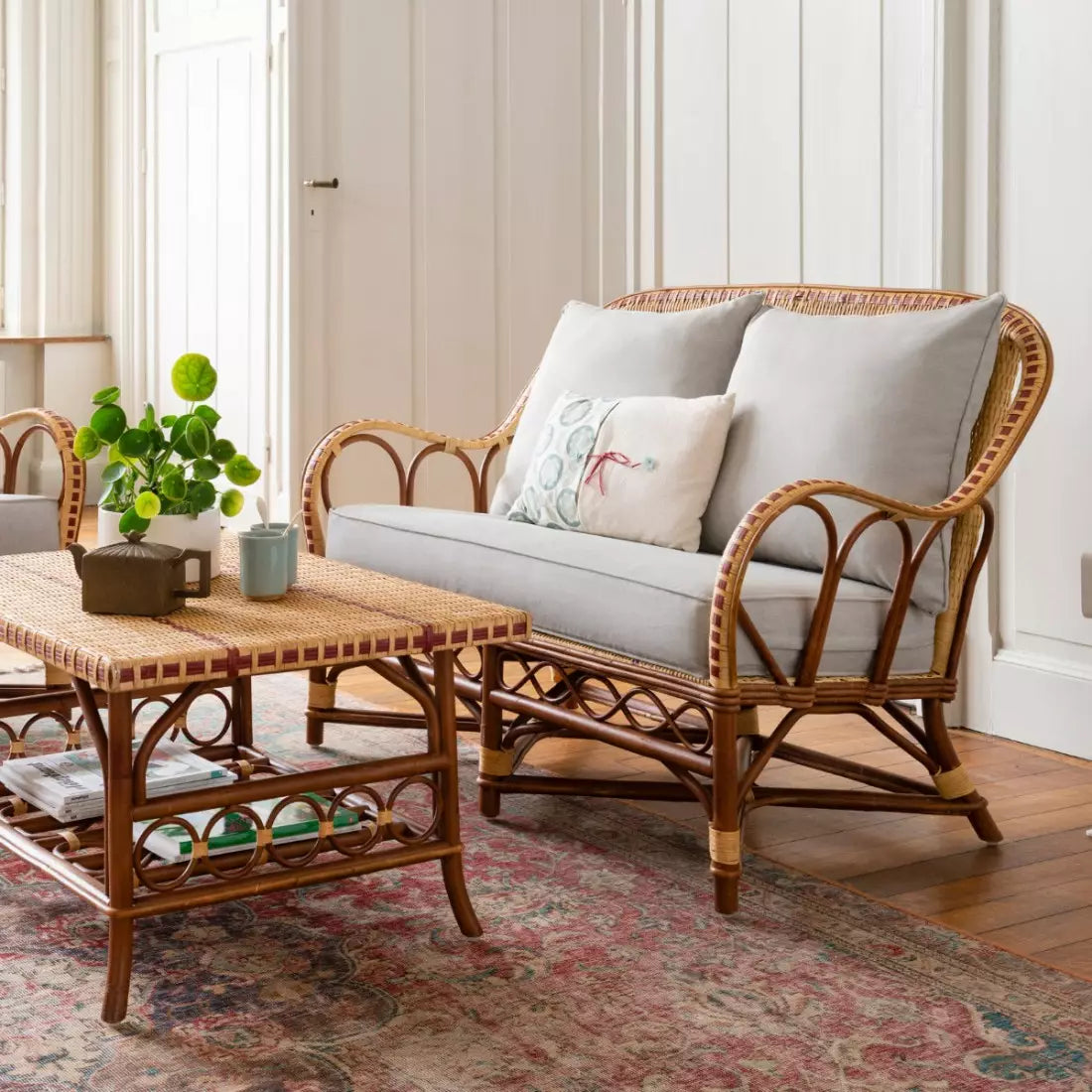 RATTAN SOFA MED ARMLÆN BAGATELLE | KOK MAISON