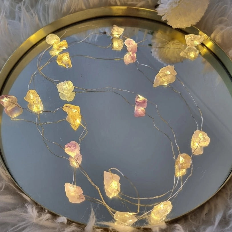 Lyskæde med Rosenkvarts, Citrin, Fluorit, Celestit, Ametyst, Bjergkrystal & Røgkvarts | Healing