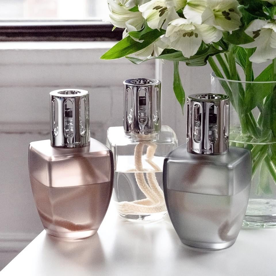 June duftlampe med Neutral Air Pur fra Maison Berger Paris – et stilrent startsæt, der renser luften effektivt og skaber et friskt, balanceret hjem helt uden duft.