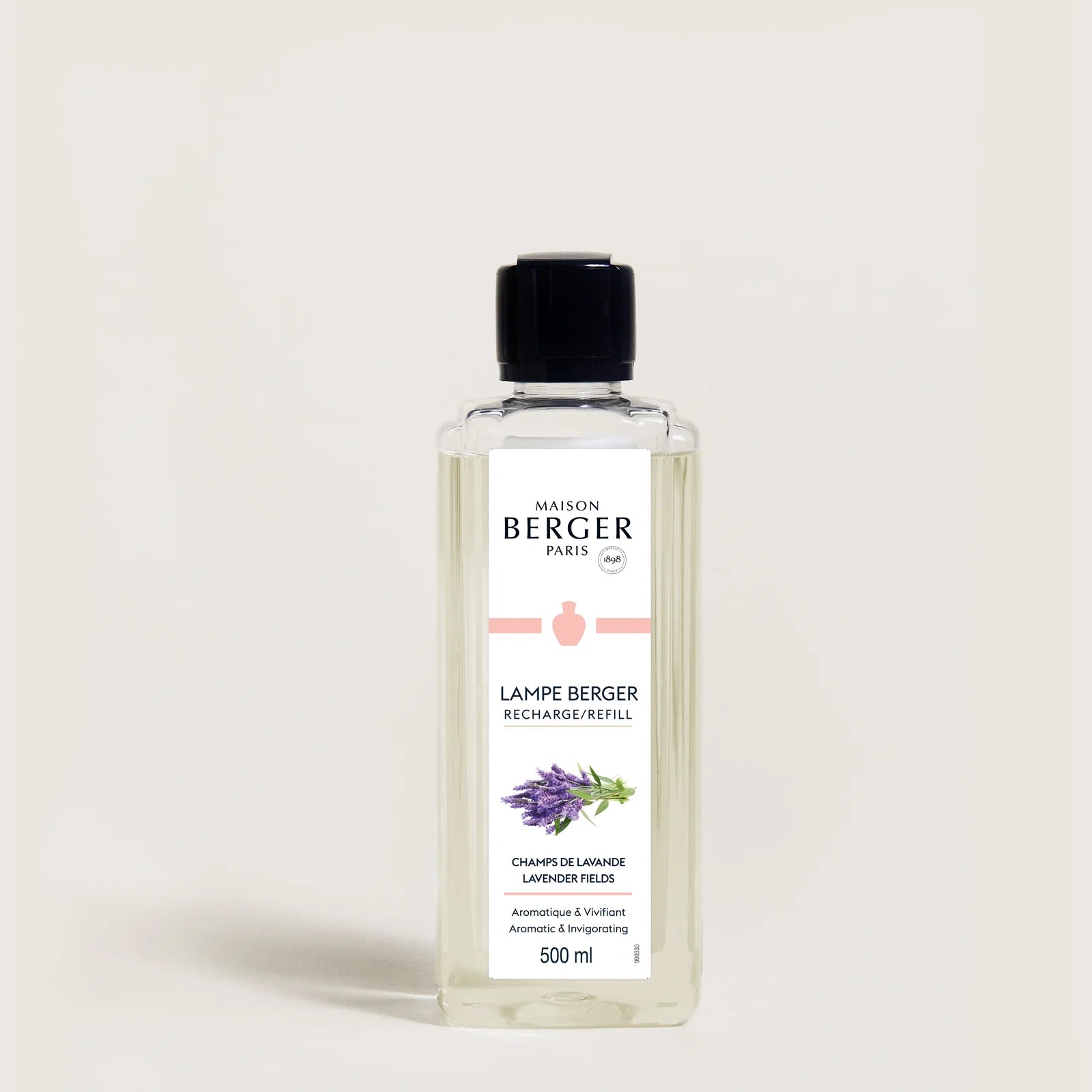 Bring den friske og beroligende duft af Provence`s lavendel marker ind i dit hjem med Lavender Fields - en herlig duft af lavendel, eukalyptus og pære.