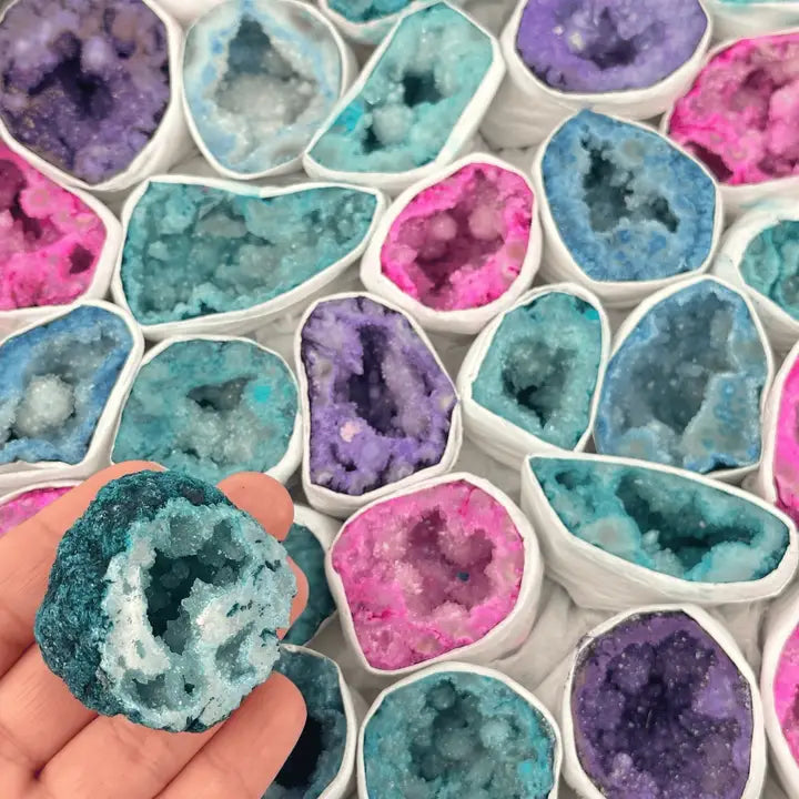 Farvede krystal geode - Pink kvarts, Pink aura kvarts & Purple kvarts