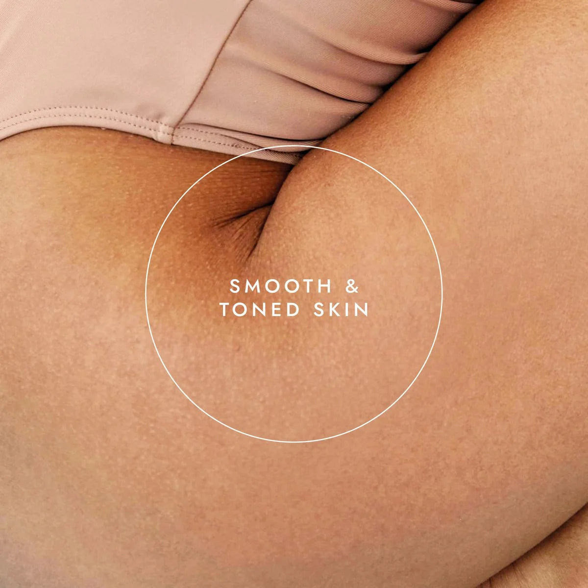 Naturlig, økologisk cellulite-olie der stimulerer cirkulationen, udjævner hudtonen og giver en glattere, fastere hud – helt uden kemi.