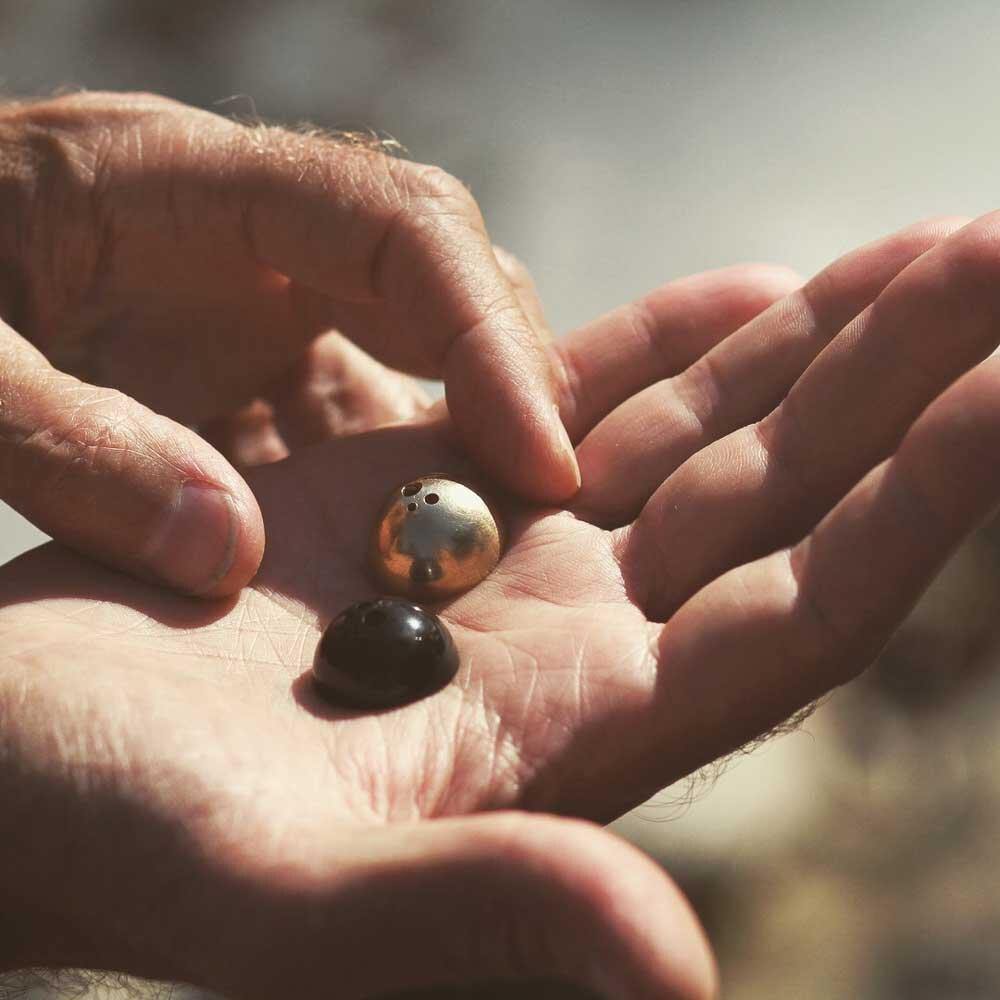 Ume Incense – Dome | Røgelsesholder i Børstet Messing