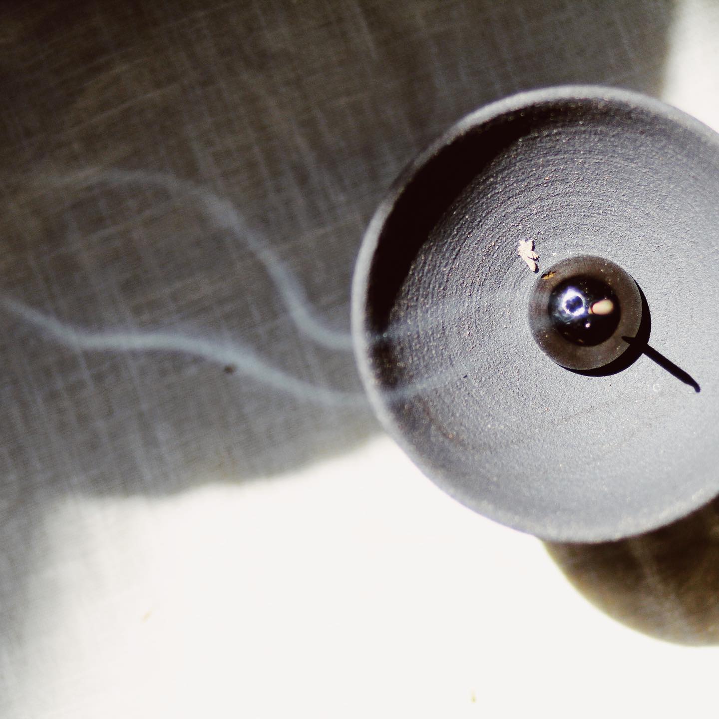 Ume Incense – Dome | Røgelsesholder i Sort Metal