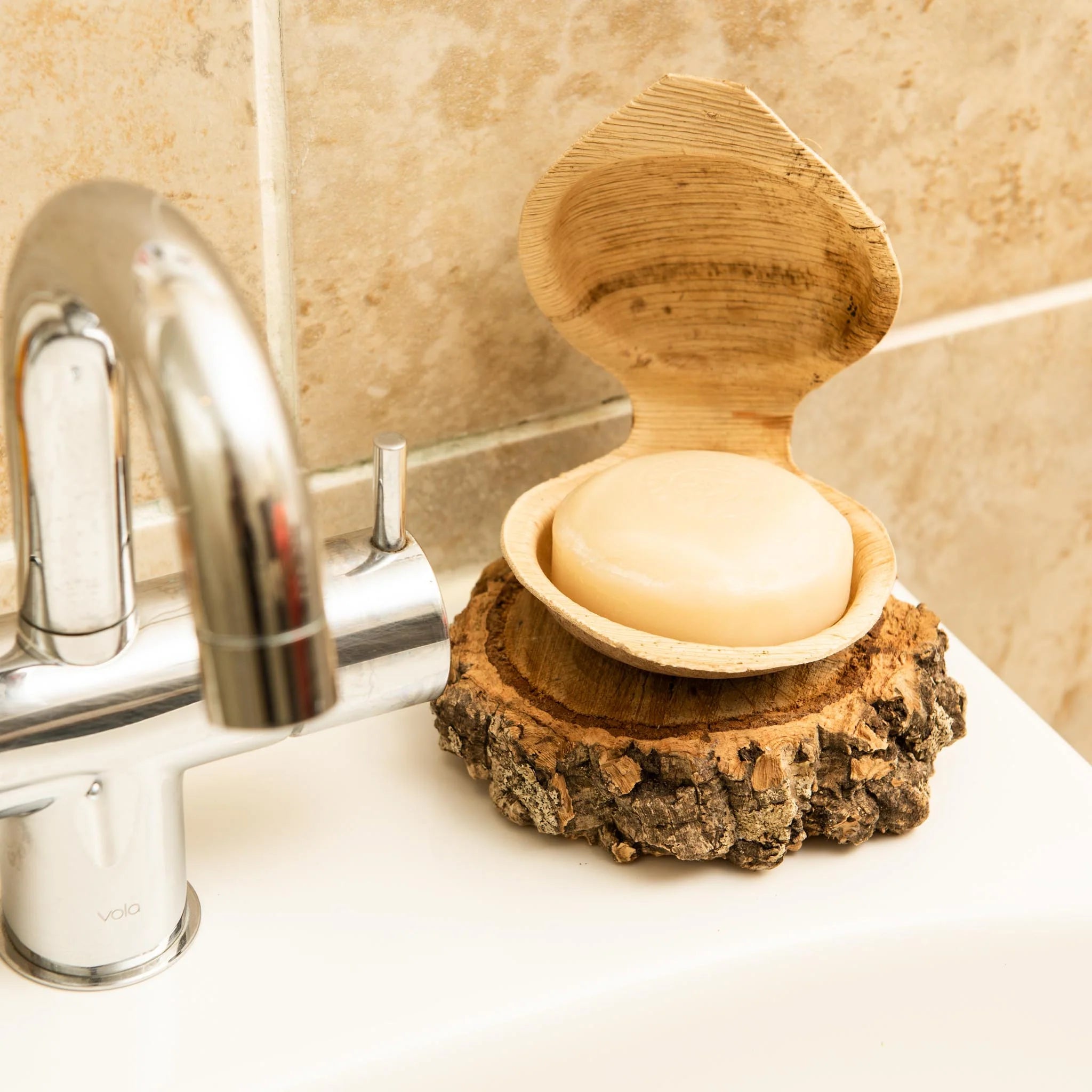 Holy lama sæbe med roser, geranium, kanel & ylang ylang - Ayurvedisk kvalitet