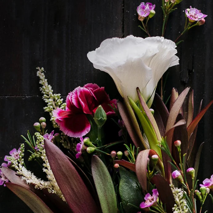 Naturlig conditioner bar med Longsheng Rice Water og grønne urte-noter – styrker, fugter og giver silkeblødt hår med naturlig glans.