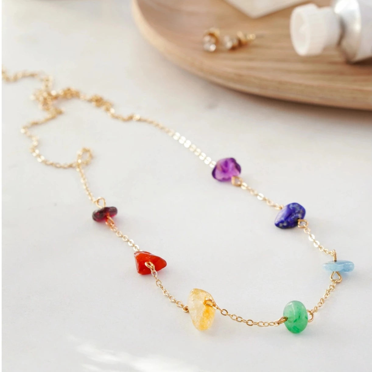 Halskæde m. Guld kæde - 7 Chakra Krystaller