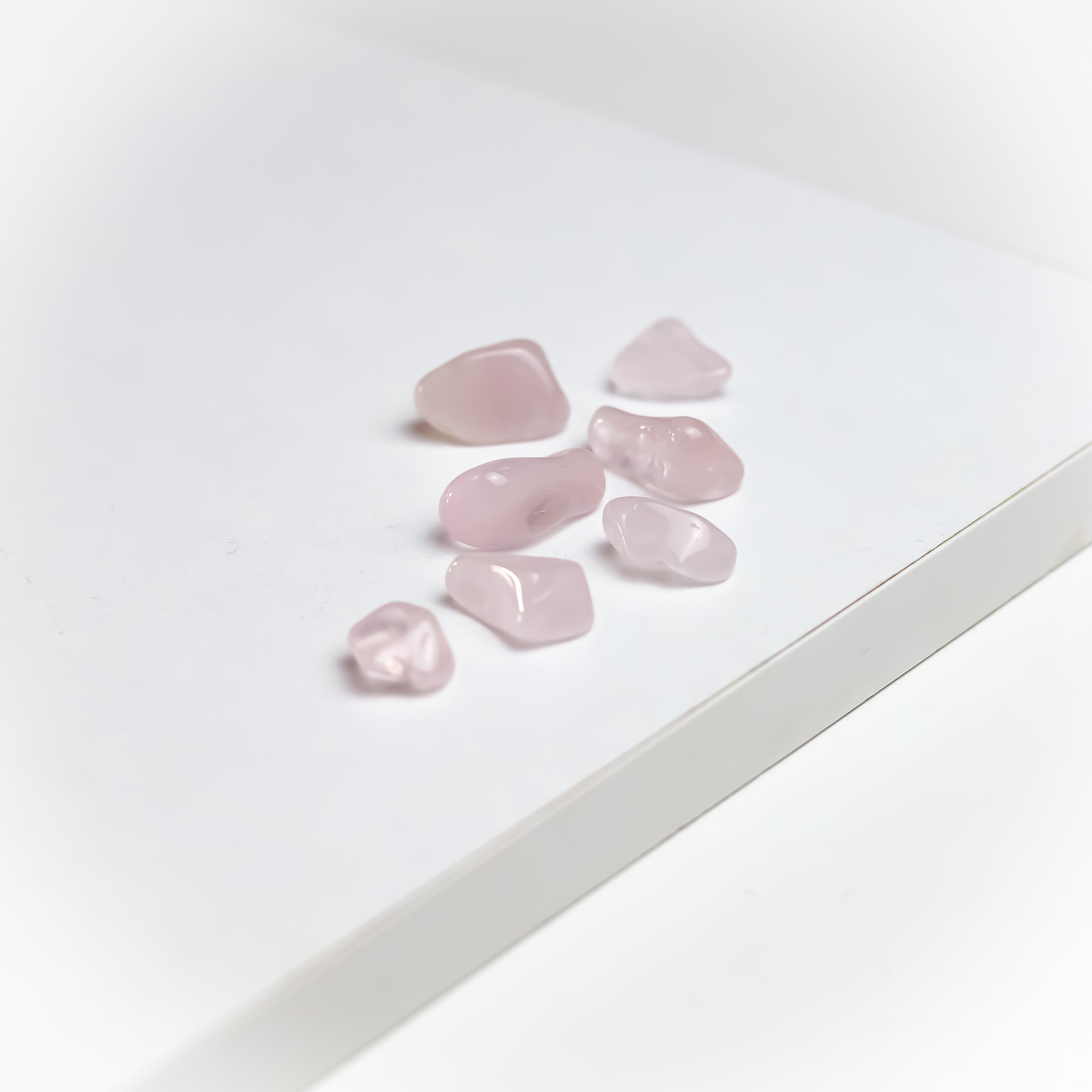 Rosenkvarts Krystal - Mini Tromlesten - Pose m. 100g.