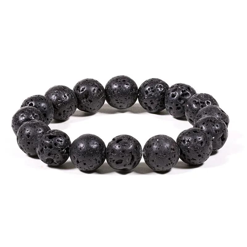 Lavasten er kendt for fremme mod, øge din viljestyrke og udholdenhed. Lavasten fremhæver adfærd og vil give dig vedholdenheden til at afslutte ethvert projekt eller en plan. Lavastenene kan evt. duppes med æteriske olier og derved benyttes, som aromaterapi armbånd også. Lavasten gør det lettere at tage de sunde valg for dig selv og din krop. Den renser dig og din bolig for negativ energi og affaldsstoffer og styrker din generelle sundhed.