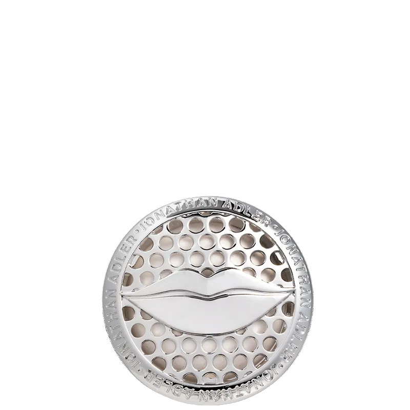 Opgrader din bil med duften Citrus Breeze by Jonathan Adler – en frisk, sofistikeret og eksklusiv duftoplevelse, der løfter din daglige pendling til nye højder.