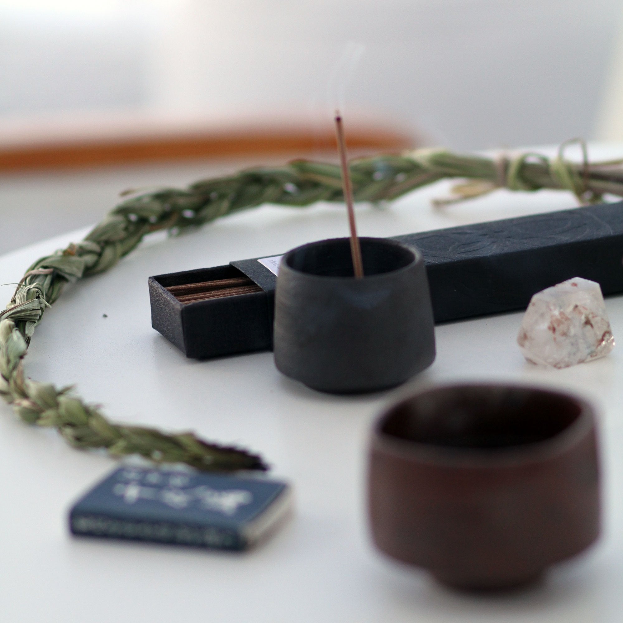 Røgelse - Ostara m. Magnoliabark og sandeltræ - UME Collection