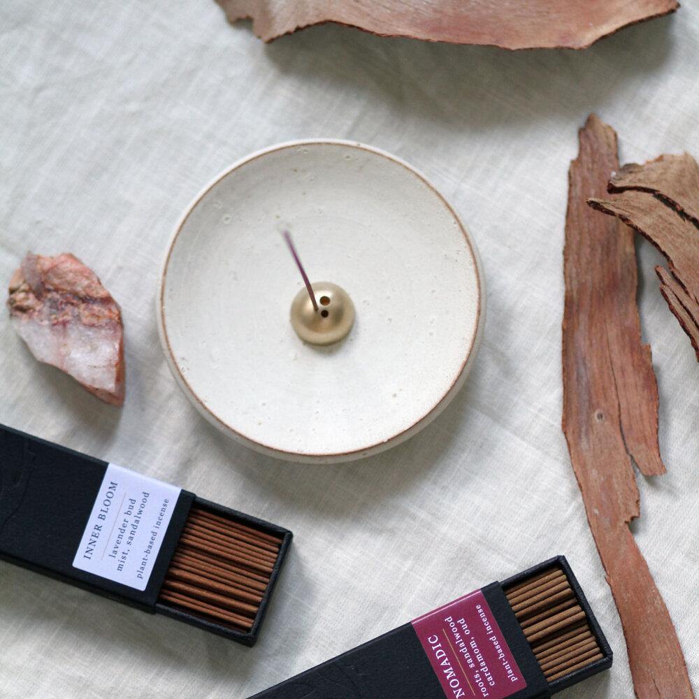 SMUDGING SKÅL & RØGELSESHOLDER - IVORY STENTØJ - UME COLLECTION