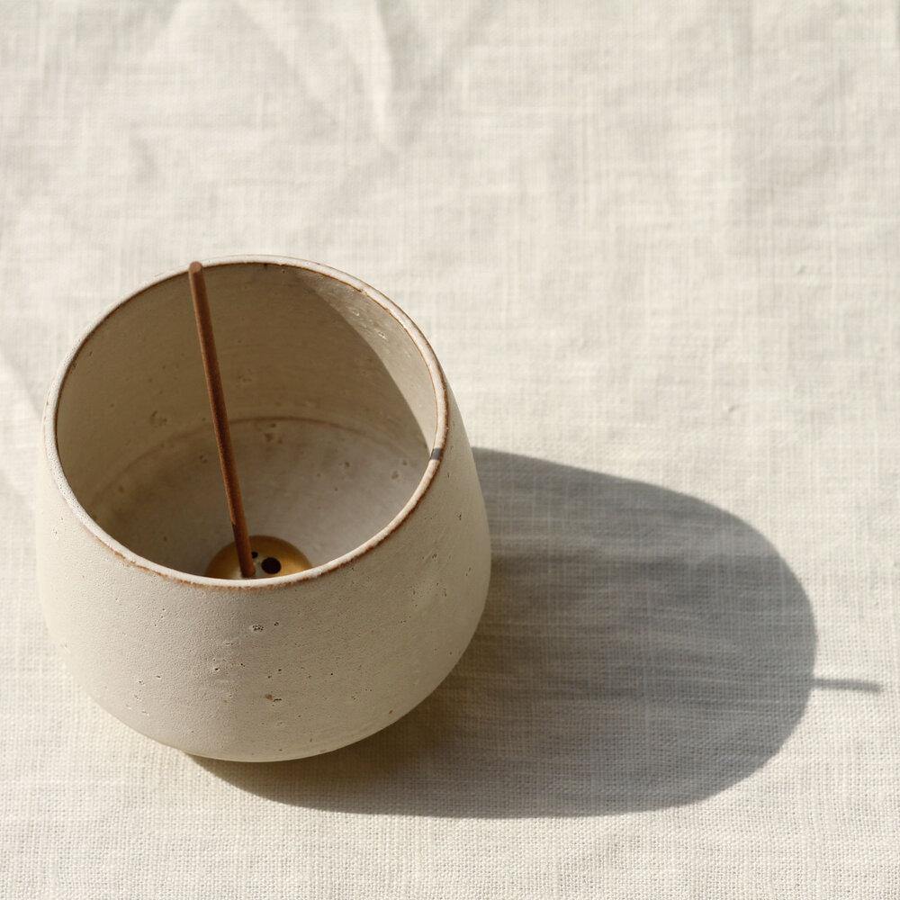 WABI SABI SKÅL & RØGELSESHOLDER - IVORY STENTØJ - UME COLLECTION