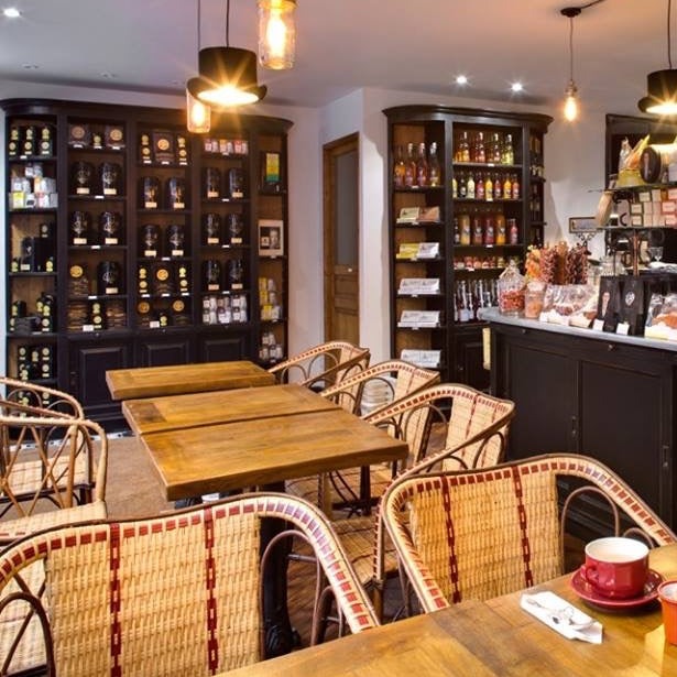 SPISESTOL MED ARMLÆN BISTROT PATIO | KOK MAISON