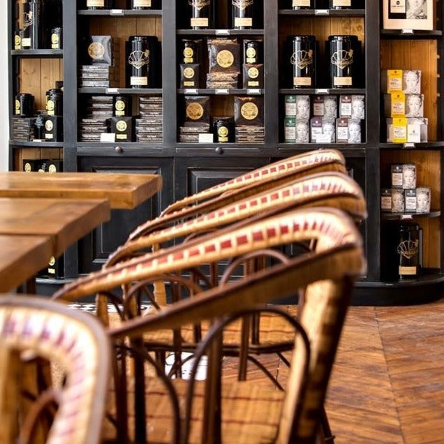 SPISESTOL MED ARMLÆN BISTROT PATIO | KOK MAISON