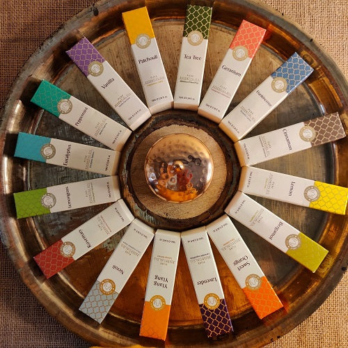 Æteriske olie, økologiske - ekstraheres fra medicinske planter og har en stimulerende og helende effekt på muskler og organer