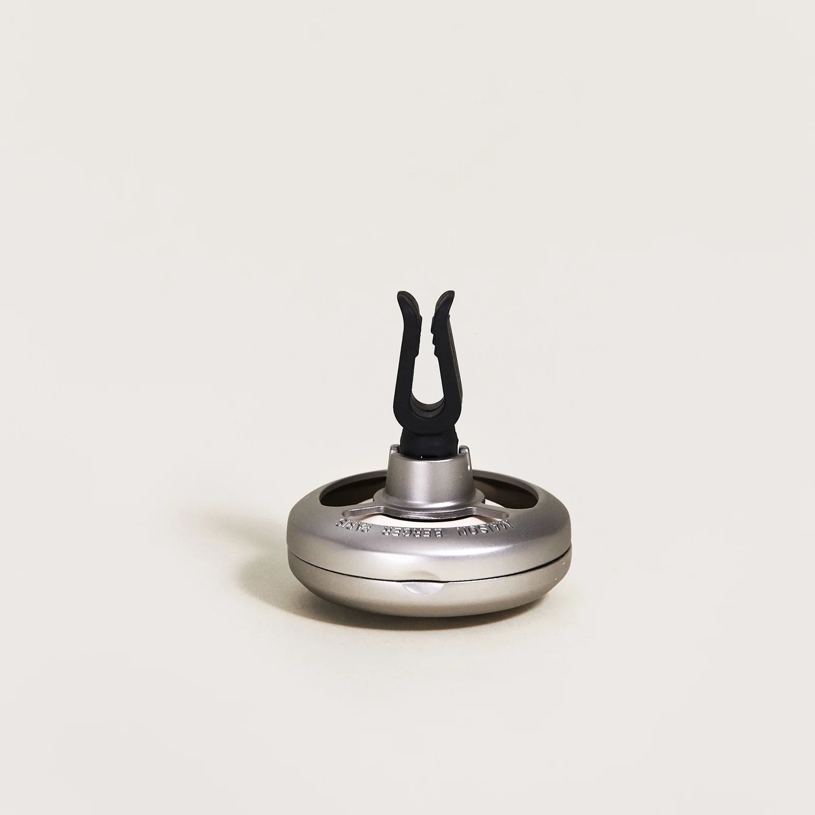 Maison Berger luftfrisker til bilen med Aroma Travel mod køresyge