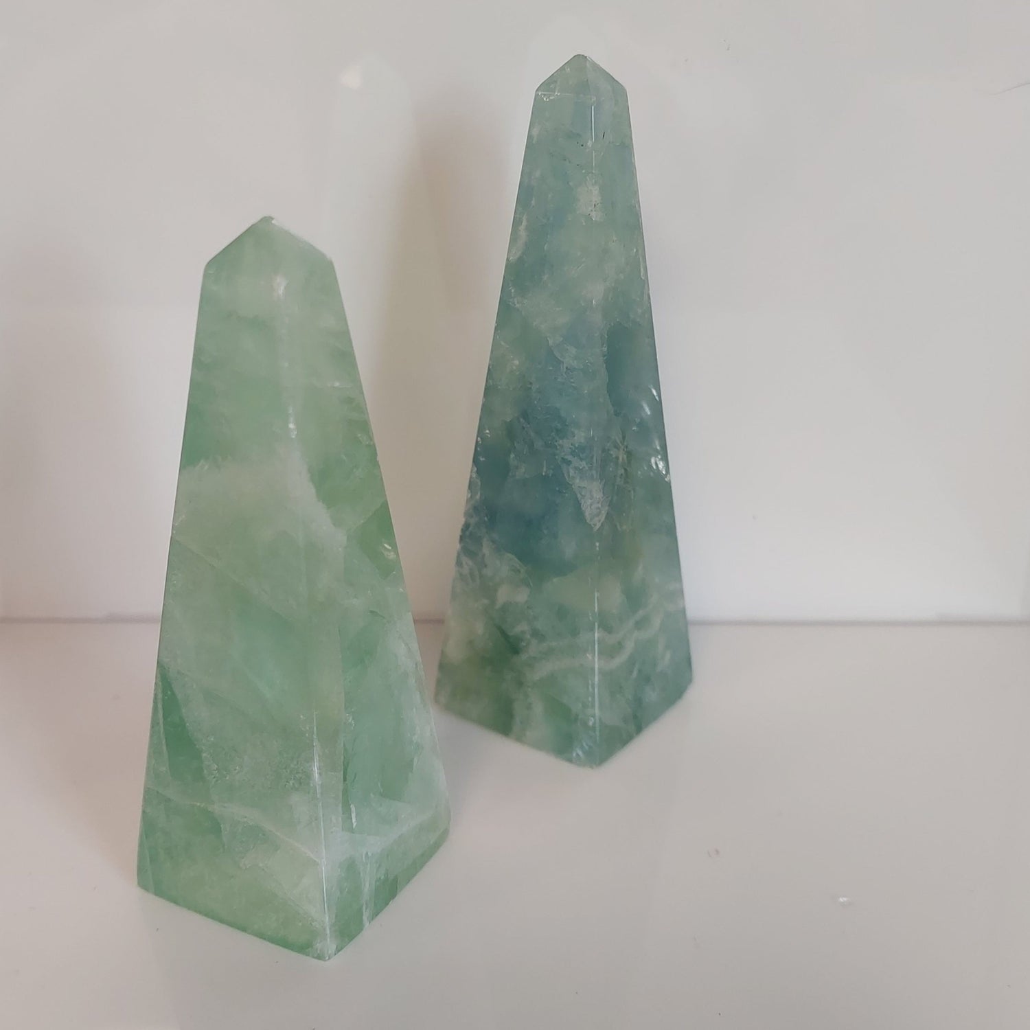 Aventurin krystalpyramide i grøn nuance til feng shui