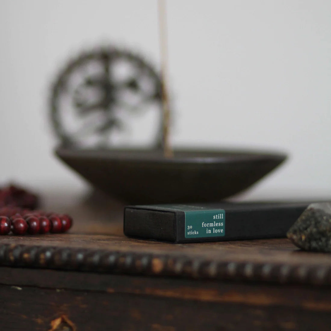 Skab en luksuriøs og beroligende atmosfære med Awaken røgelse fra UME Incense. Perfekt til dig, der ønsker at løfte din daglige praksis og bringe harmoni til dit hjem.