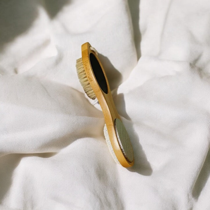 Bambus fodbørste &amp; pimpsten | Naturlig pedicure børste til velplejede fødder