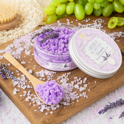 Saules Riga Body Scrub til blød, rolig og velplejet hud – Lavendel &amp; Shea Butter
