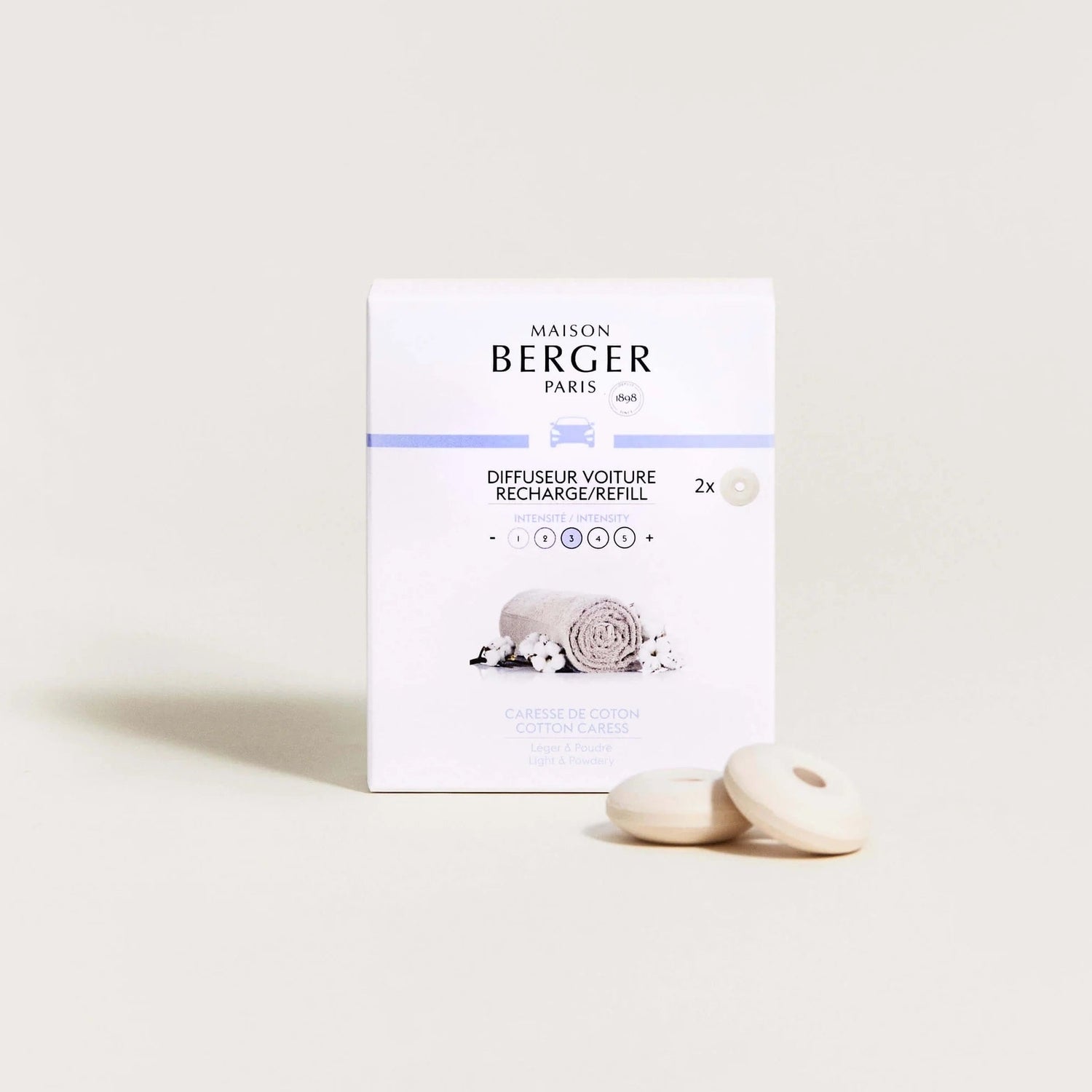 Cotton Caress refill til Maison Berger bildiffuser spreder en blød, ren og beroligende duft af nyvasket bomuld i bilen.