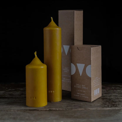 Håndlavet bivoks bloklys i minimalistisk design – 100% naturligt, elegant og bæredygtigt.