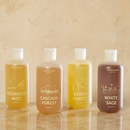 Juniper Ridge Redwood Mist Body Wash giver dig ren, naturlig og forfriskende pleje – med skovens magi lige ved hånden.