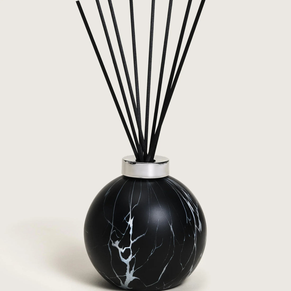 Maison Berger duftpinde med Amber Powder - Black Marble