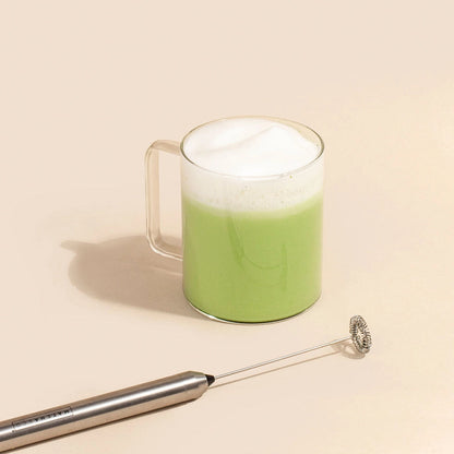 Et moderne matcha-redskab, der forener traditionens kvalitet med nutidens bekvemmelighed.