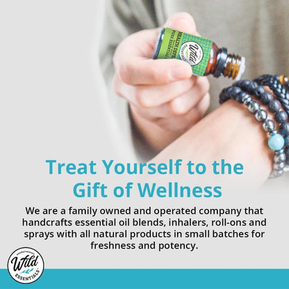 Forkæl dig selv med den tidløse elegance fra Rosa damascena og oplev den dybe, hjerteåbnende kraft i ægte rose æterisk olie