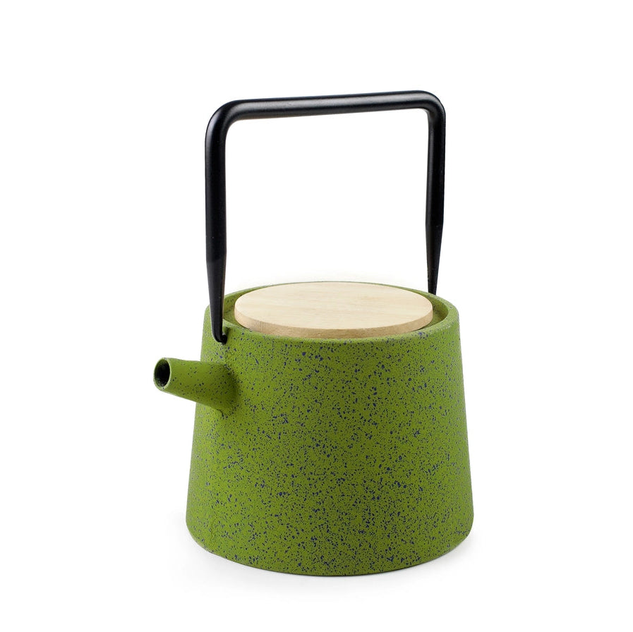 Cairo støbejerns tekande i japansk stil (1,2L) med emaljeret inderside og rustfrit stålfilter. Perfekt til at holde din te varm længere.