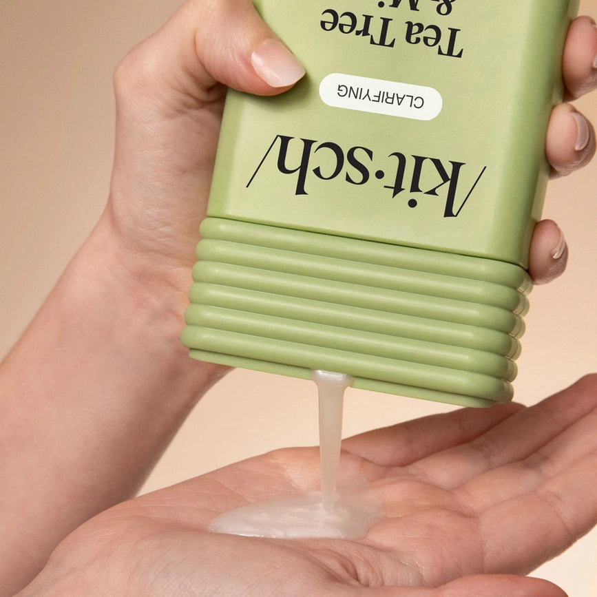 KITSCH Tea Tree &amp; Mint Shampoo dybderensende og antibakteriel pleje, der balancerer hovedbunden, reducerer olie og giver friskhed og volumen.