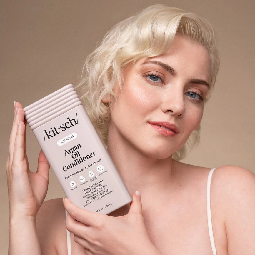 Fugtgivende balsam fra KITSCH med argan olie. Styrker, reparerer &amp; giver glans – vegansk, bæredygtig &amp; uden silikoner.