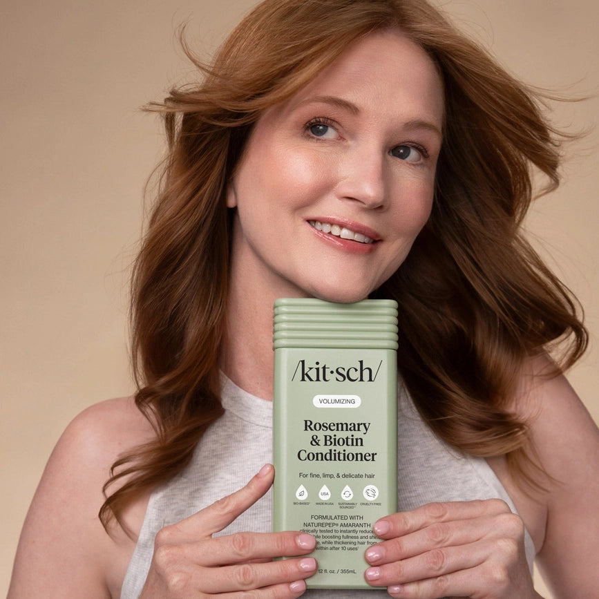 Volumengivende conditioner med rosmarin &amp; biotin. Styrker, stimulerer vækst &amp; giver glans. Vegansk, bæredygtig &amp; luksus hårpleje.