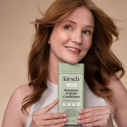 Volumengivende conditioner med rosmarin &amp; biotin. Styrker, stimulerer vækst &amp; giver glans. Vegansk, bæredygtig &amp; luksus hårpleje.