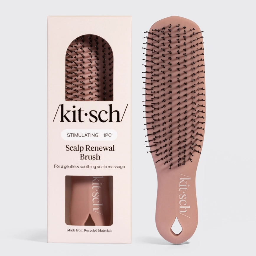 Forkæl din hovedbund med KITSCH Scalp Renewal Brush. Eksfolierende børste, der fjerner ophobninger, stimulerer hårvækst &amp; giver blød massage