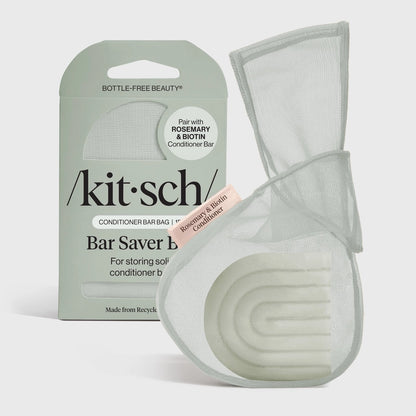 Forlæng levetiden på dine balsam bars med KITSCH Conditioner Bar Saver Bag. Smart, genanvendelig sæbepose, der giver luftcirkulation, ekstra skum og hjælper dig med at bruge hver eneste rest – 100 % vegansk og bæredygtig.