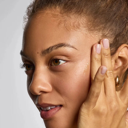 Let, antioxidant-rig ansigtsolie fra KITSCH. Perfekt til dermaplaning og daglig fugtpleje. Vegansk, duftfri &amp; zero-waste.