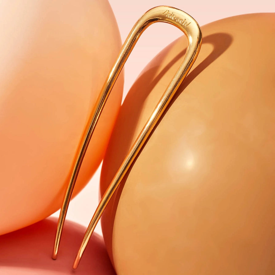 KITSCH Fransk Hårnål – elegant, holdbar og let at bruge. Perfekt til hurtige opsætninger i guld, sølv eller hematite.