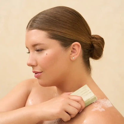 Skånsom eksfoliering med KITSCH Glycolic Acid Bar. Rens &amp; forny hudens glød med glykolsyre, aloe vera &amp; eucalyptus – vegansk &amp; plastikfri.