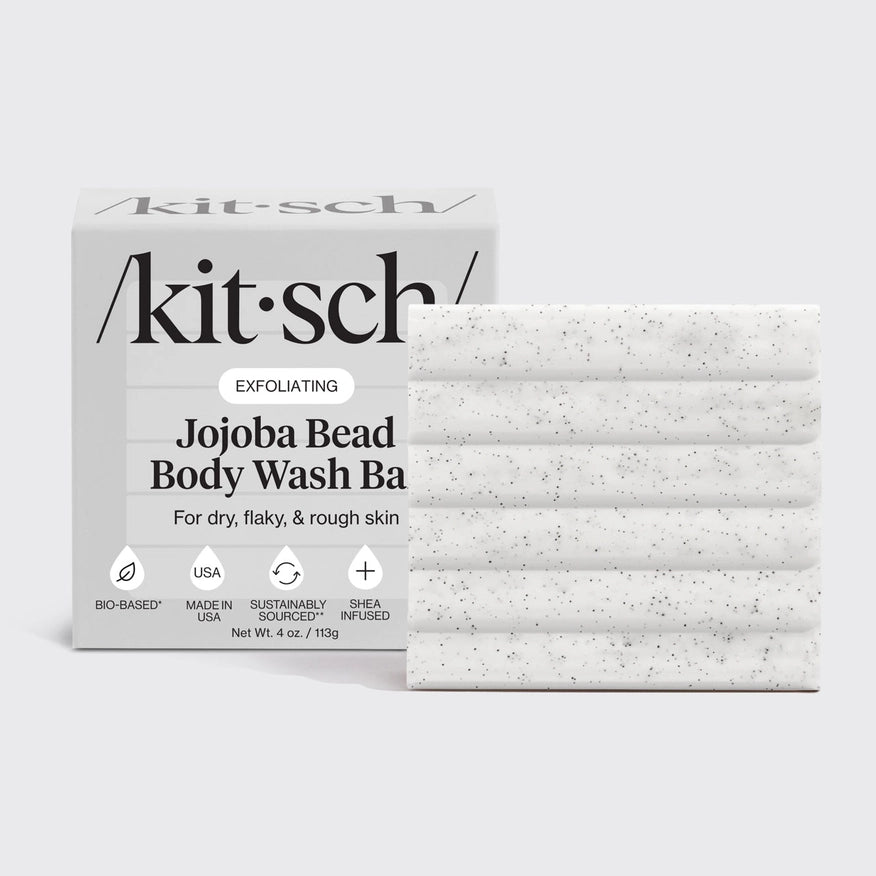 Blid eksfoliering med KITSCH Body Wash Bar. Jojoba perler, Shea Butter &amp; Aloe Vera giver glat, fugtet hud – vegansk &amp; plastikfri.