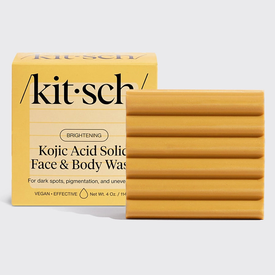 Lysner mørke pletter & ensarter hudtonen med KITSCH Kojic Acid Bar. Fugtgivende sæbebar med gurkemeje & hyaluron – vegansk & bæredygtig.